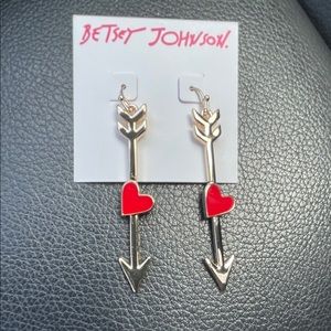 Betsy Johnson Cupid’s Arrow Earrings NWT